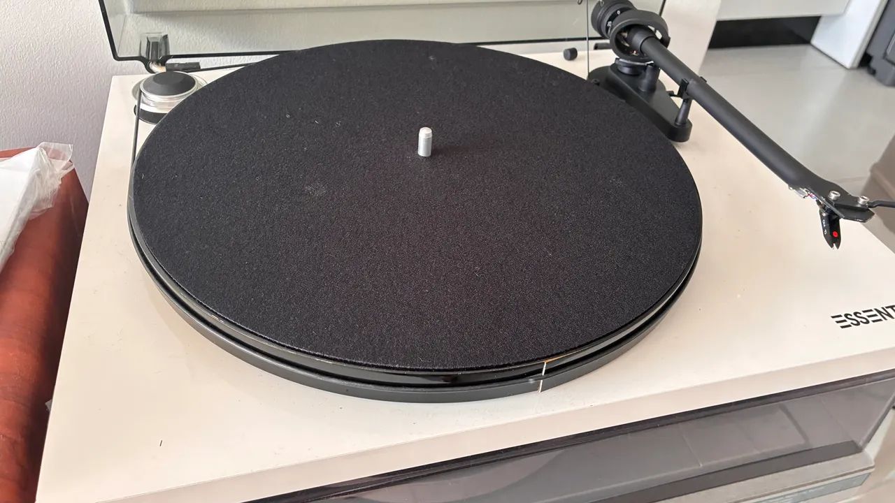 Toca Disco Pro-Ject Essential III (Inglês) - Foto 3
