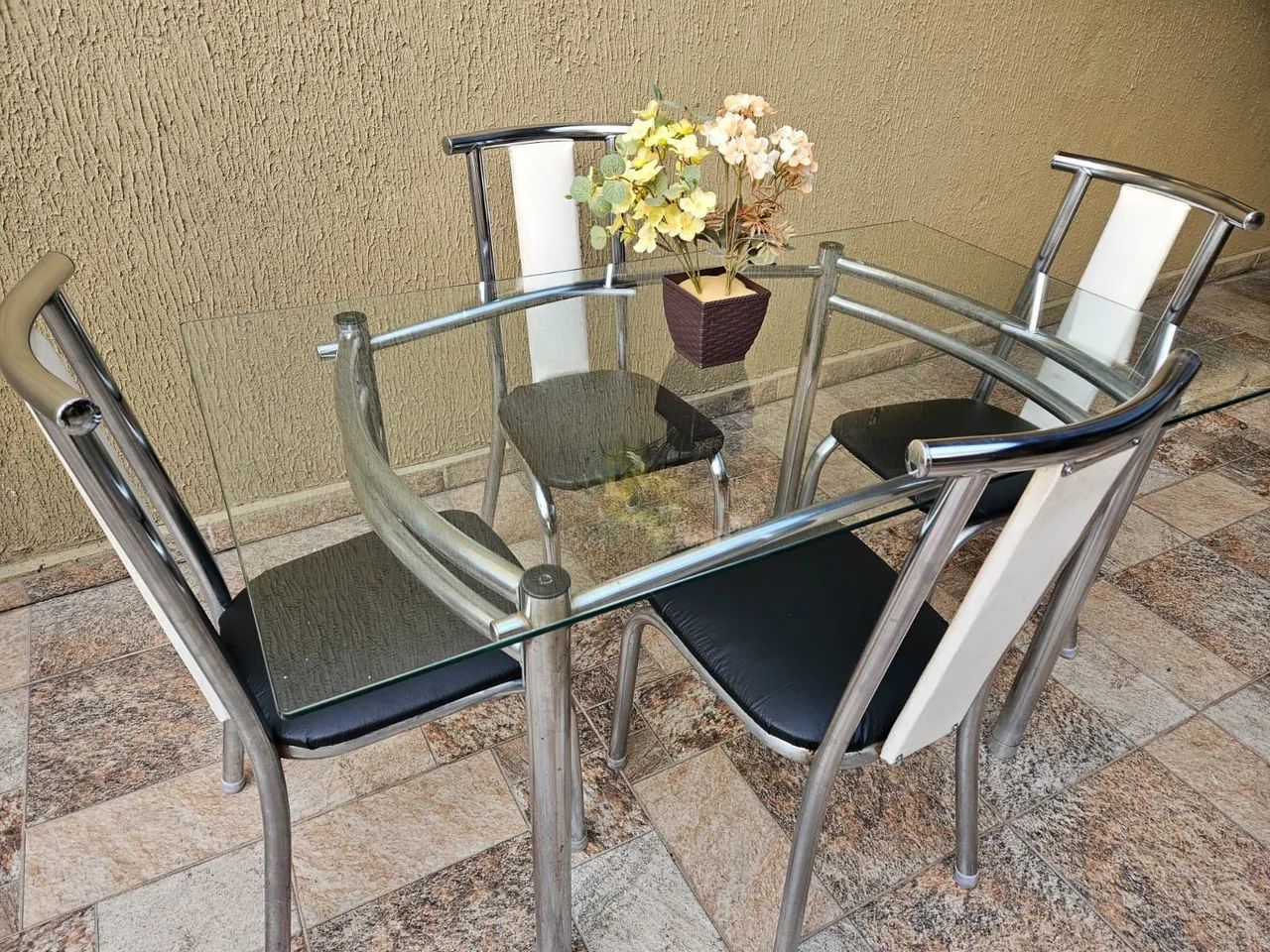 Mesa de vidro com 4 cadeiras, Entrego também!!