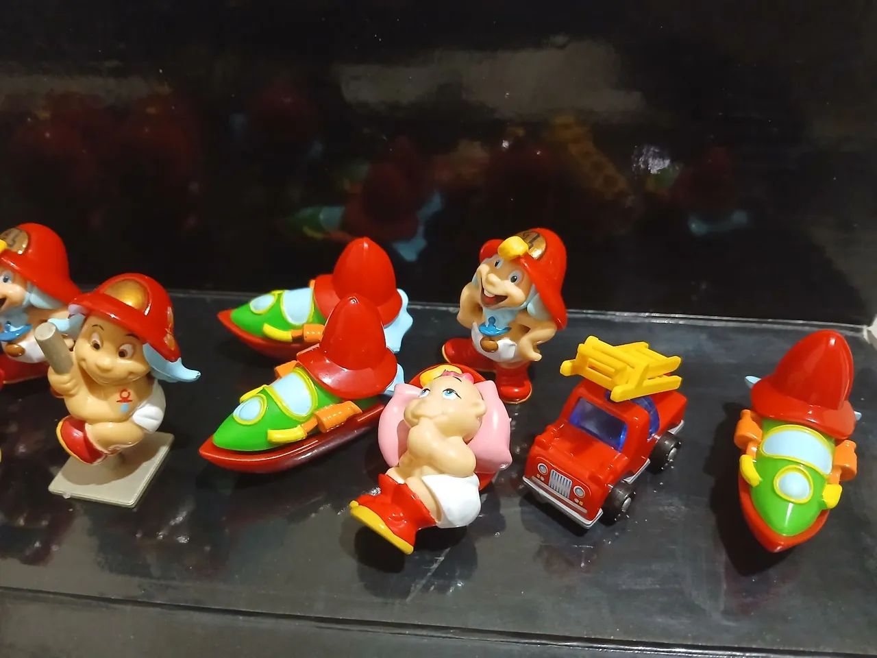 Bebês Bombeiros kinder ovo - Foto 3