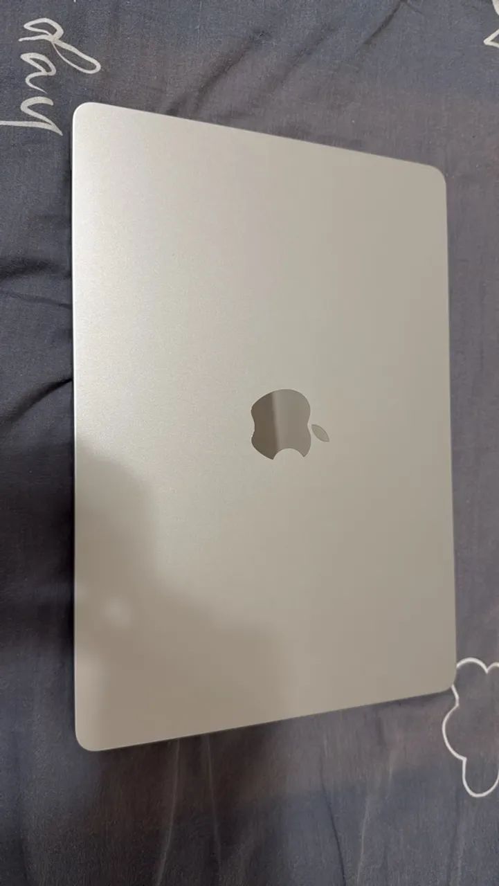 MacBook Air 13 polegadas chip m5 16GB/1TB Silver Garantia valida até 12 de julho de 2027