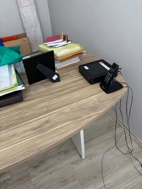 Mesa de reunião418477611072235523