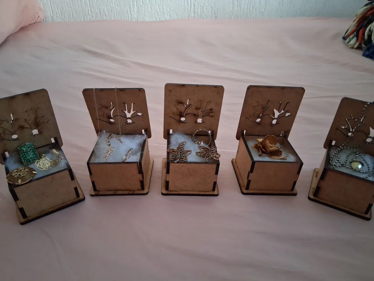 Bijuterias lote 05 caixas