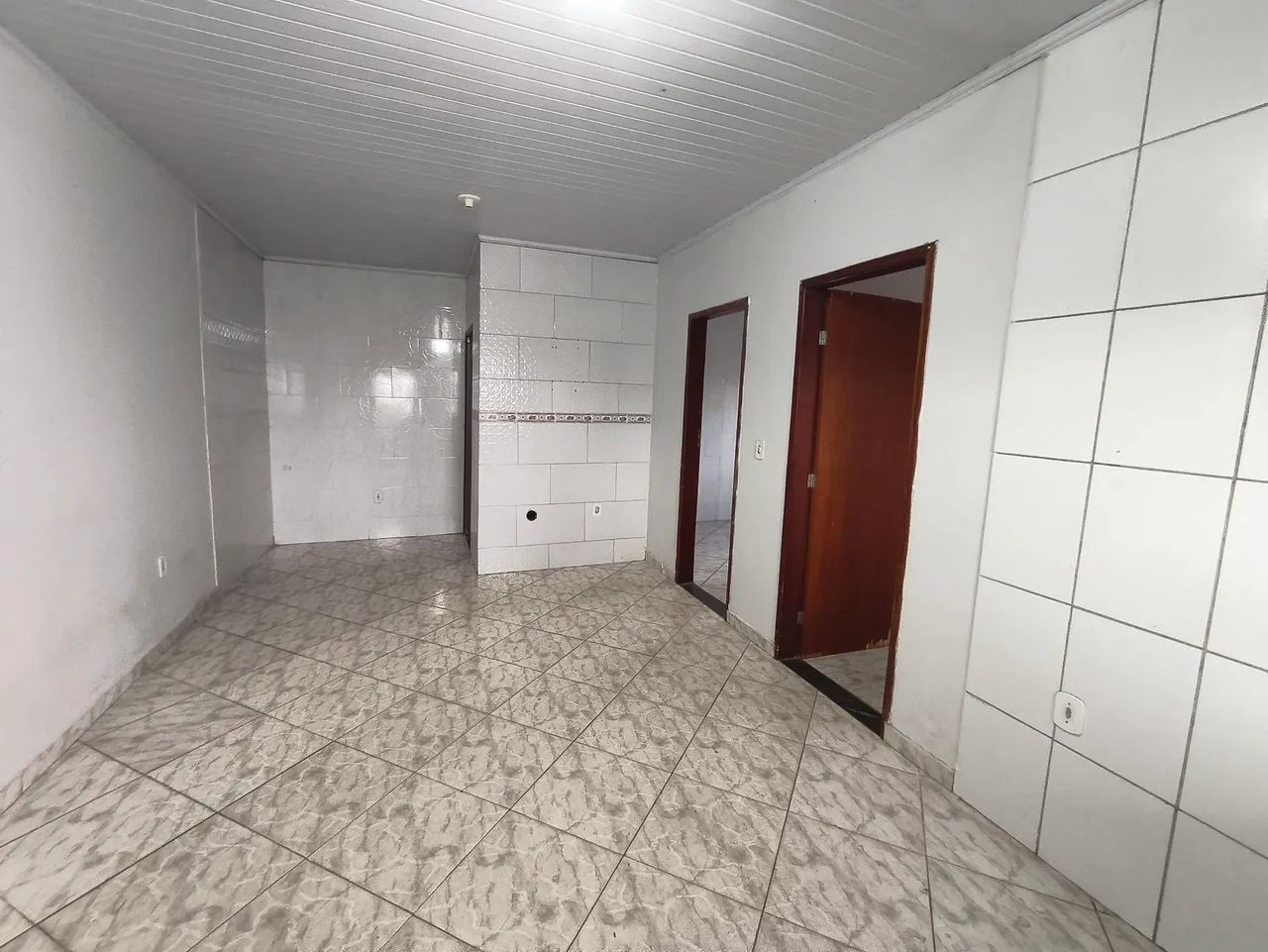Alugo casa 2 quartos QD 60 e - Foto 4