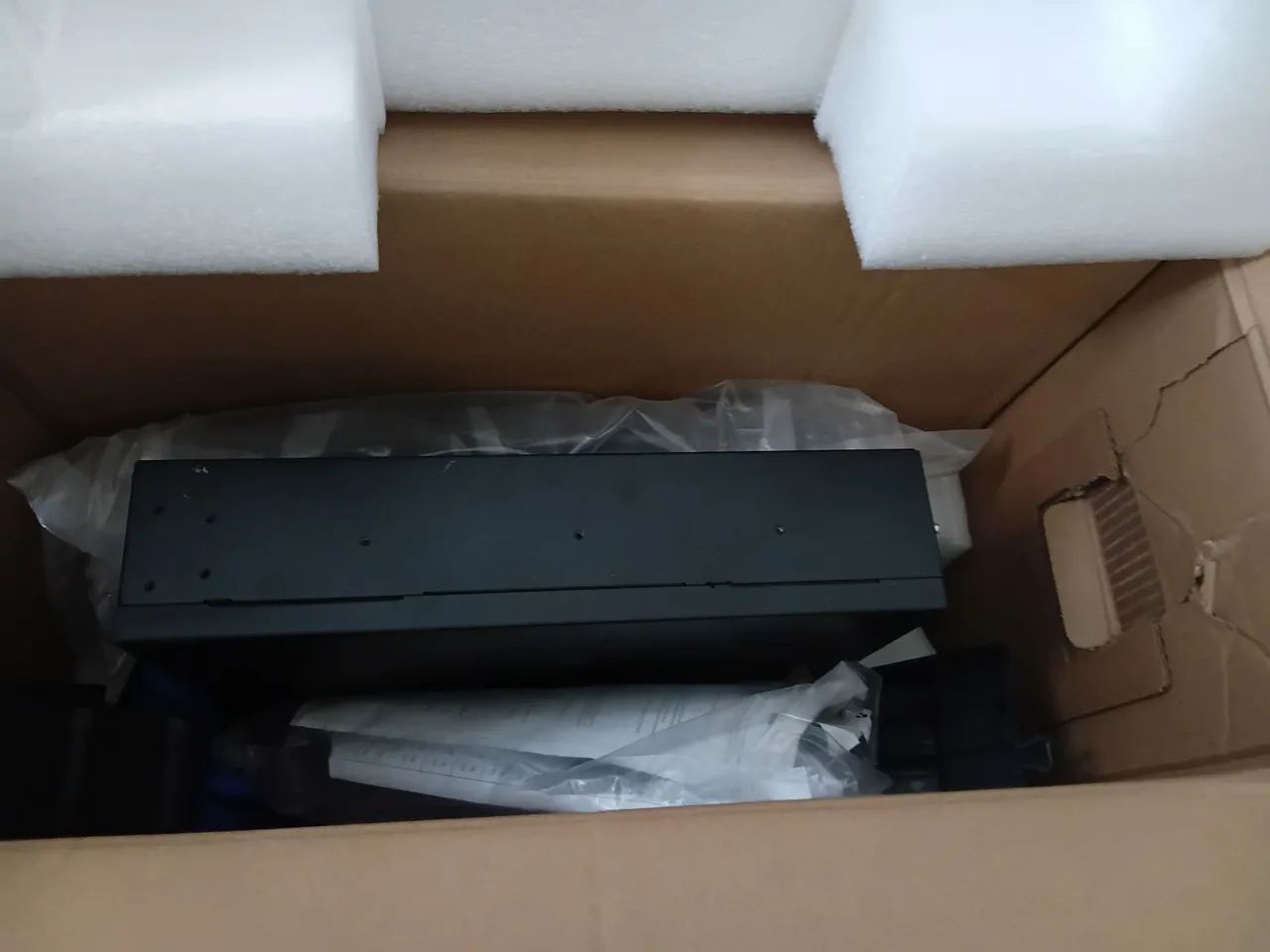 Nobreak Liebert modelo gxt4-700rt-230 - Foto 4