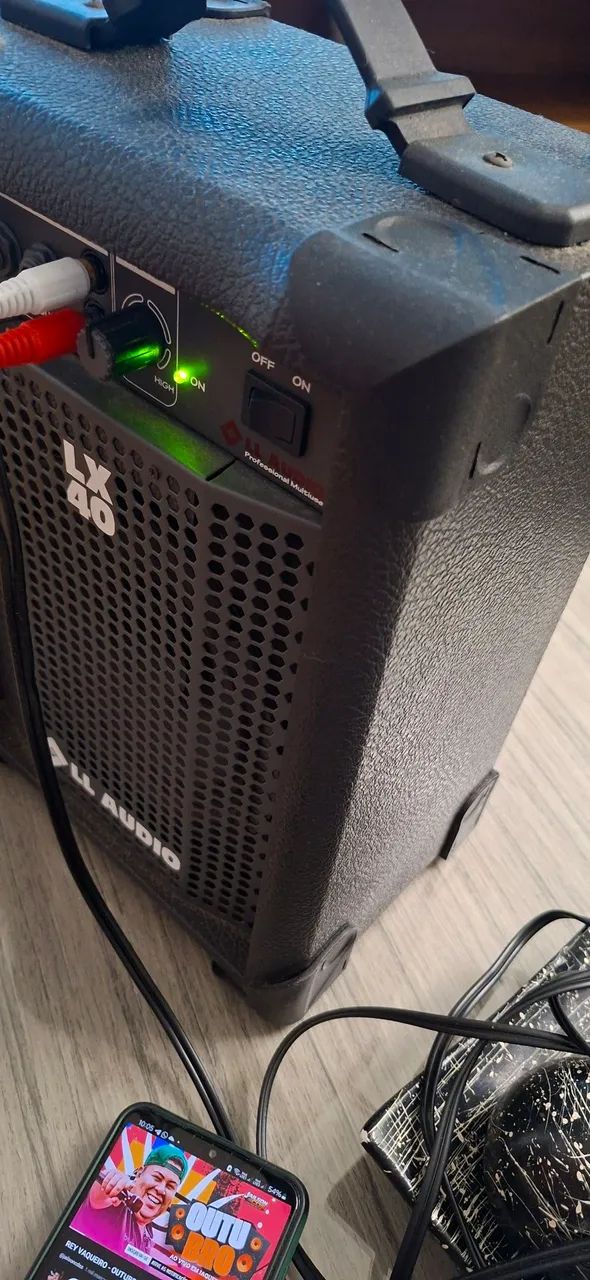 Caixa amplificada lx 40