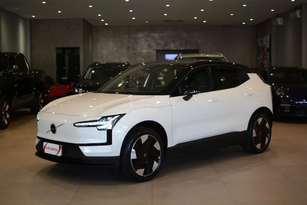 Volvo EX30 E60 Plus (elétrico) 2024
