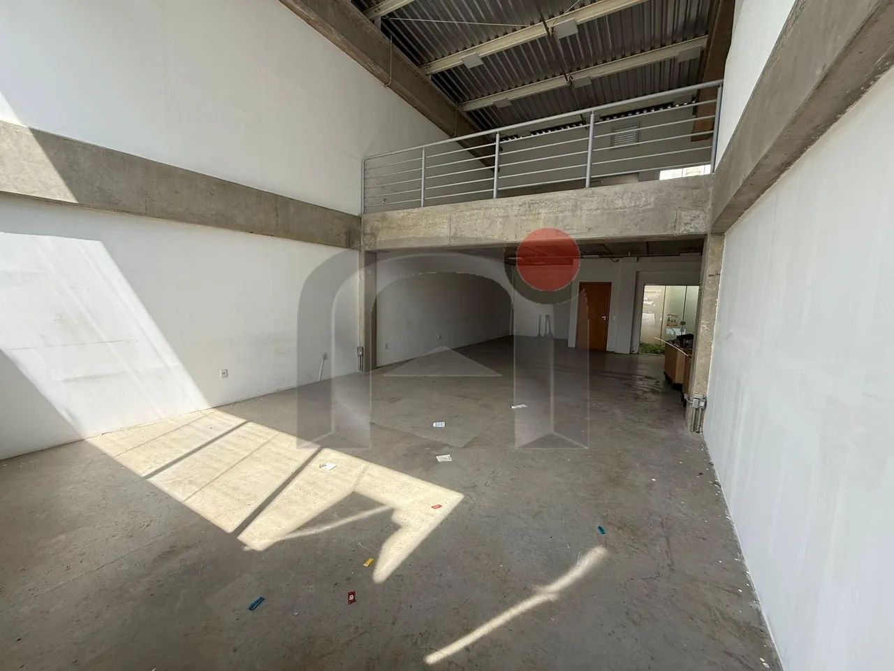 SALÃO DENTRO DE ÁREA COMERCIAL EM LOCALIZAÇÃO PRIVILEGIADA - Foto 3