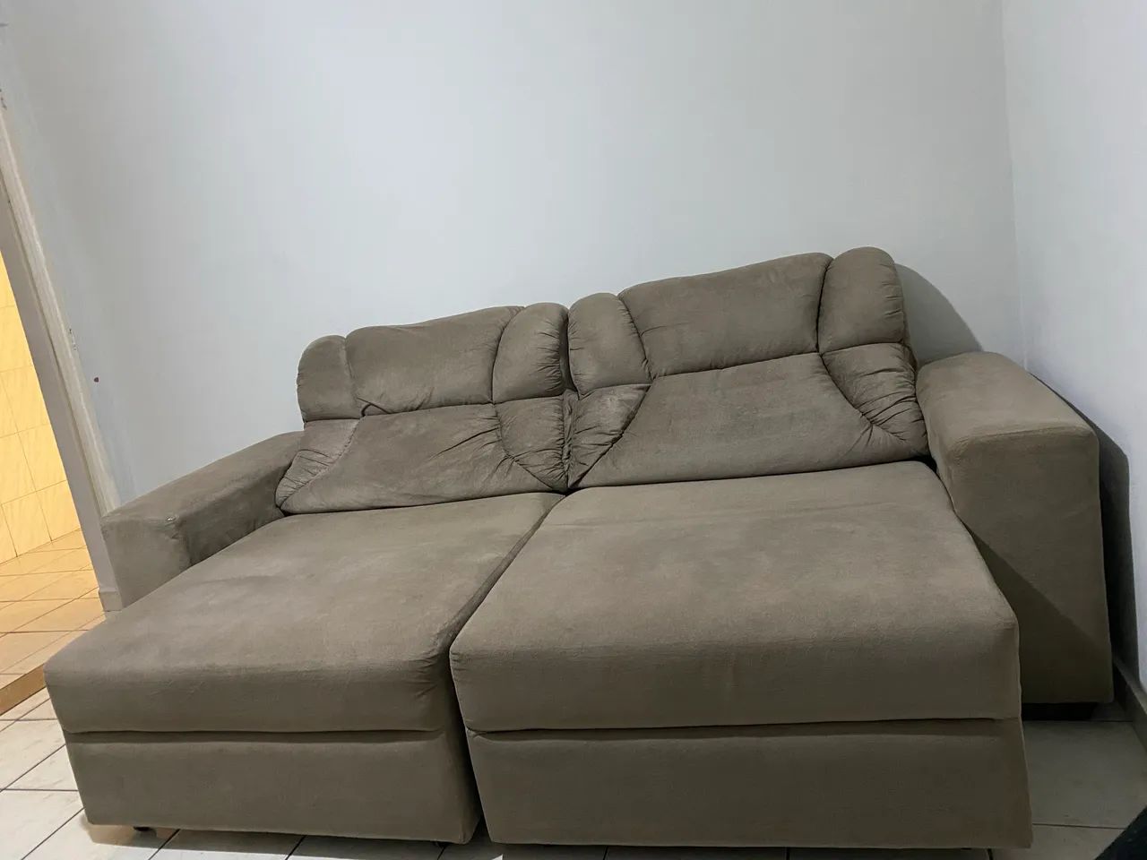 Sofá retrátil e reclinável 2,30 mt limpo em ótimo estado  - Foto 2