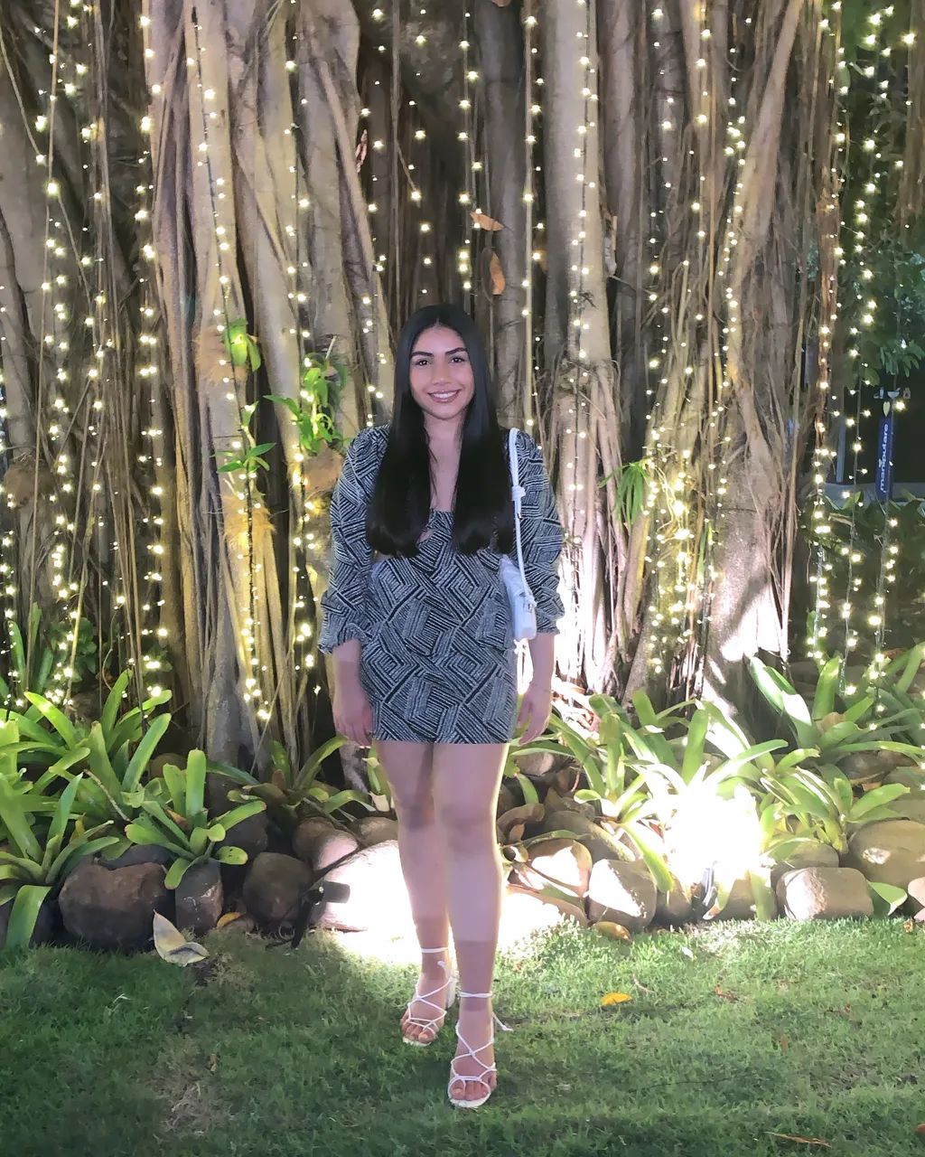 Vestido preto com brilho  - Foto 2