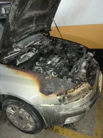 Fiat Stilo Conect - prata - 2004/05 - Gasolina 1.8 - 16v -122cv - Foto 3