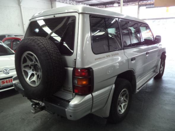 Pajero Gls 3.5 V6 Automatica 4x4 7 Lugares 1999 Prata Confira - Foto 5