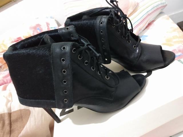 Bota Schutz