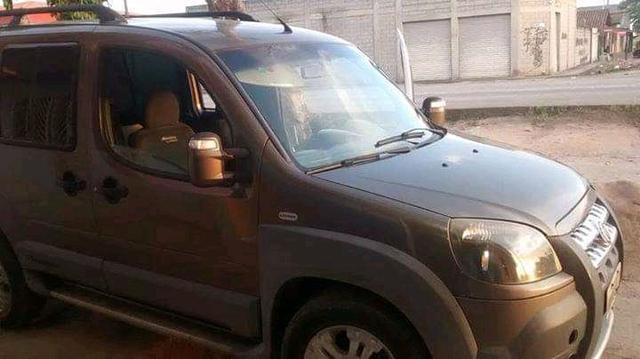 Doblo 1.8 Adventure Top Line, 2010, Locker - Foto 2