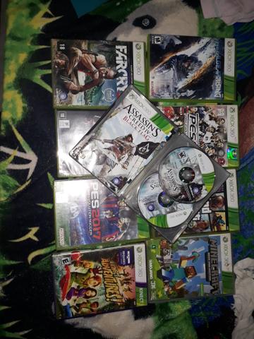 Xbox 360 com vários jogos