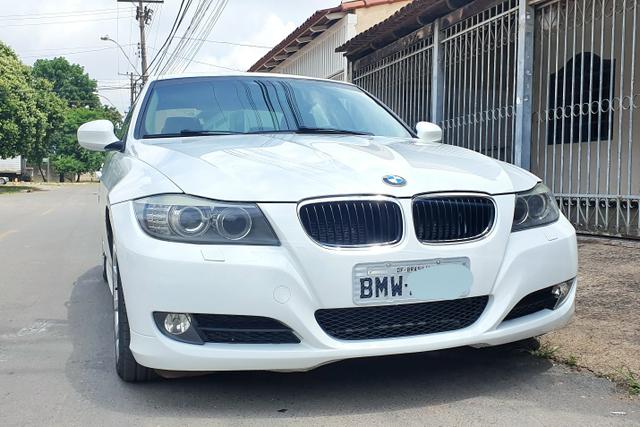 BMW 320 i caramelo