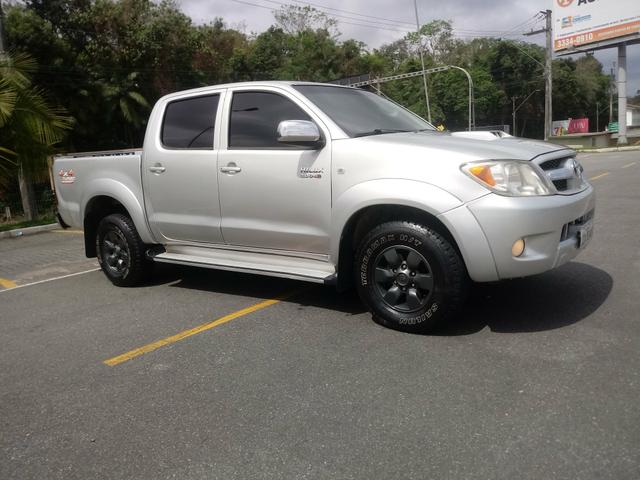 Vendo Hilux 2006 diesel 3.0 4x4 impecável - Foto 6