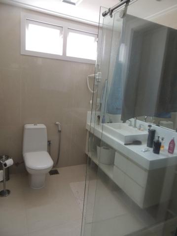 Linda casa no Alphaville 2 com 5 suites - Foto 13