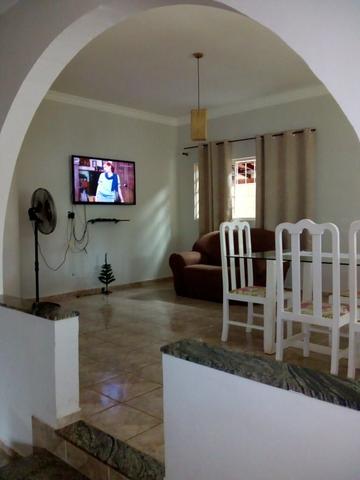 Vende-se uma linda casa