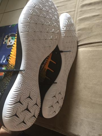 Chuteira Nike 42 futsal - Foto 3