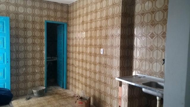 Duas casas + quintal com escritura - Foto 7