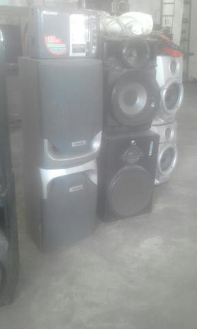 Caixas de som no precinho