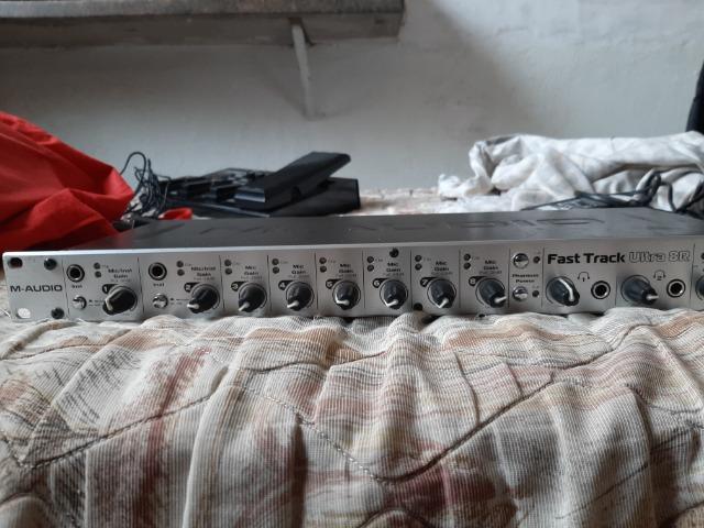 Placa Audio Fast Track Ultra 8r Interface Áudio