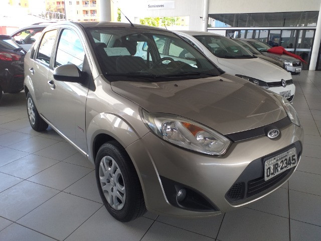 Fiesta sedan 1.6 12/13 manual