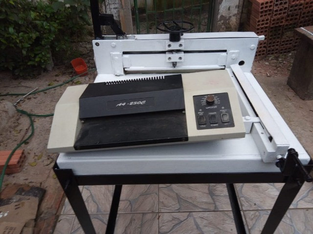 Guilhotina corte 300 Folhas, Maquina Plasticar! - Foto 2