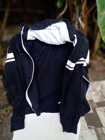 Roupas semi nova