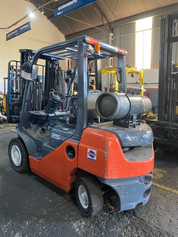 Empilhadeira Toyota 8FG18 2019