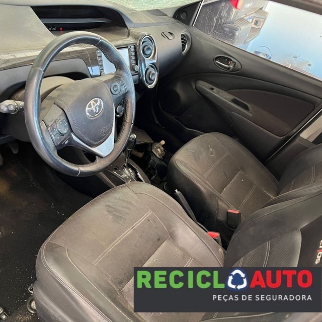 Sucata de Etios para retirada de peças 