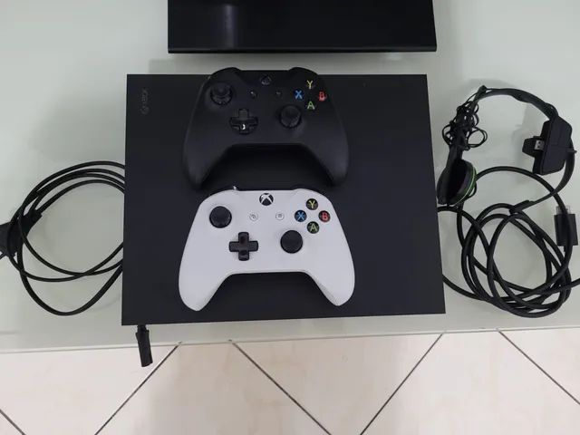 Microsoft Xbox One X 1TB Standard cor preto Novo Original na Caixa