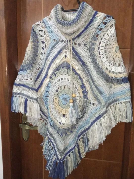 Poncho Crochê - Azul e Bege - Foto 5