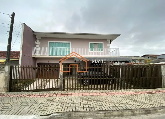Sobrado 297m² com 6 Dormitórios no Bairro Aventureiro - Joinville - SC