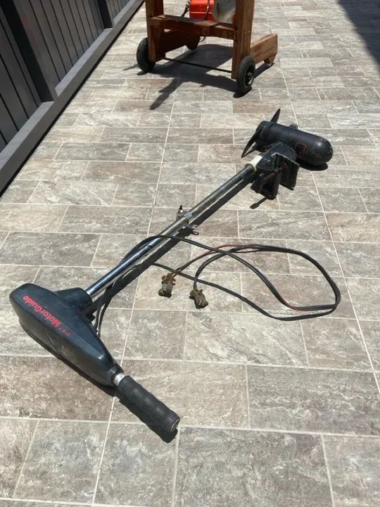 Motor de popa Johnson 2 tempos + MotorGuide + Tanque de Combustível - Foto 12