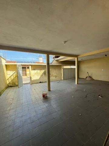 Vendo Ponto Comercial na Cohab, de esquina, com salas e lojas.