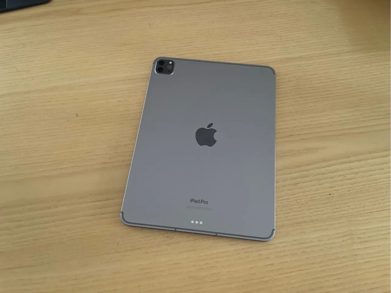 iPad Pro 11 pol 4 geração com teclado e bolsa - 512 GB - Foto 5