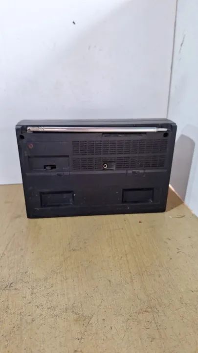 Rádio Philips médio a pilhas funcionando, somos loja 120,00 Pix - 2111 - Foto 3