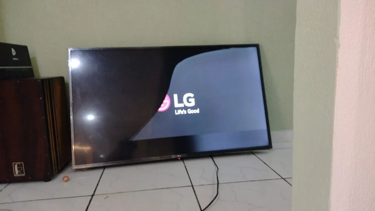 TV 50P TG LED SMART 4K COM DEFEITO