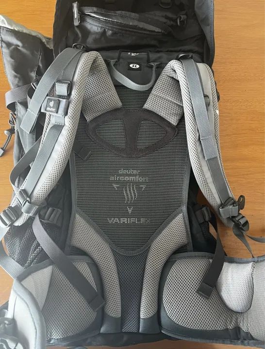 Mochila Deuter Cinza - Montanhismo E Mochilão (Usado) - Foto 2