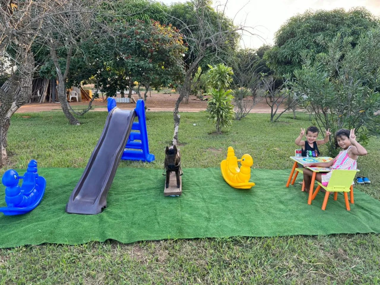 Aluguel toto , pula pula , piscina de bolinhas , mesas e cadeiras... - Foto 4