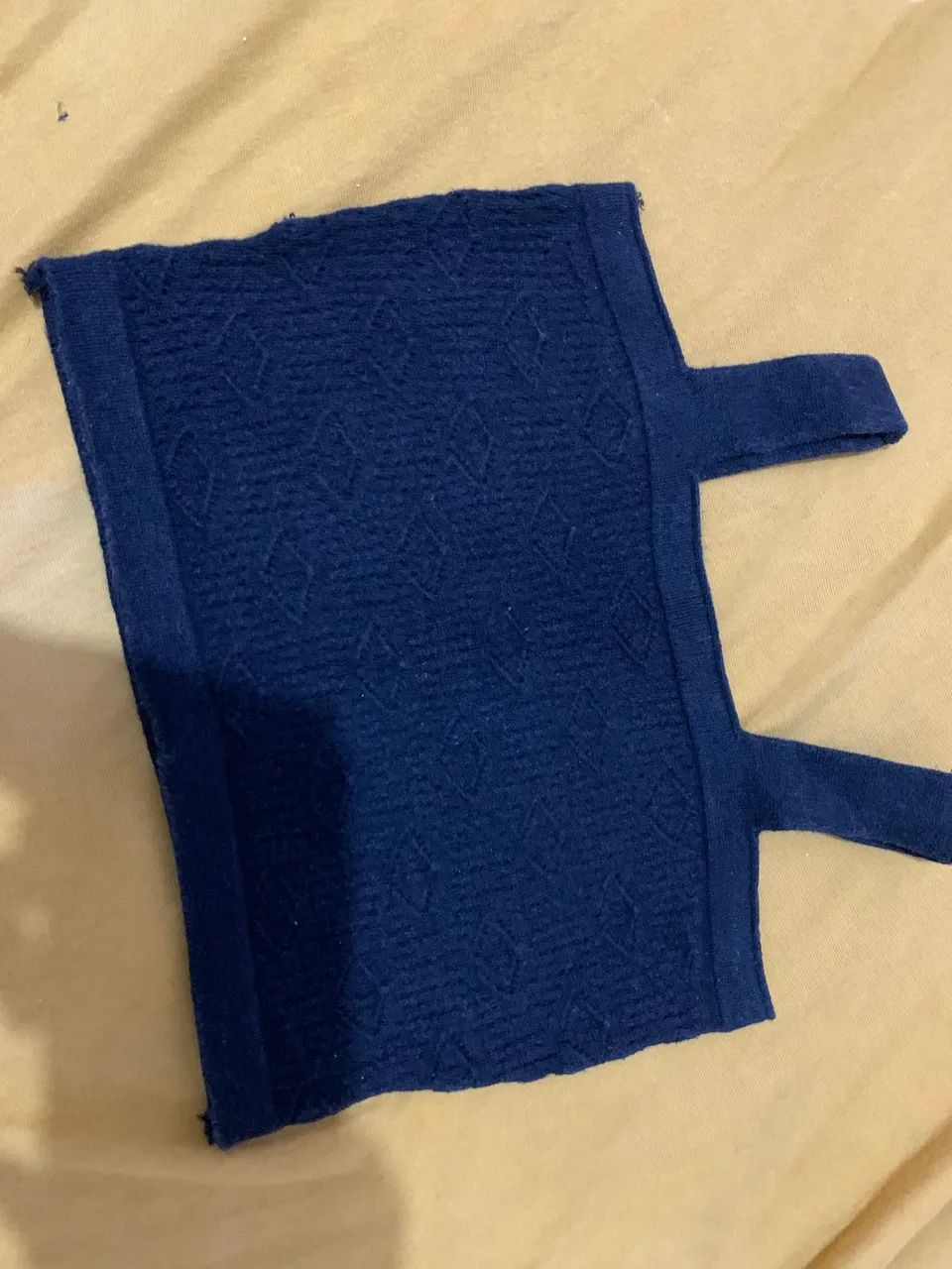 Cropped furadinho preto