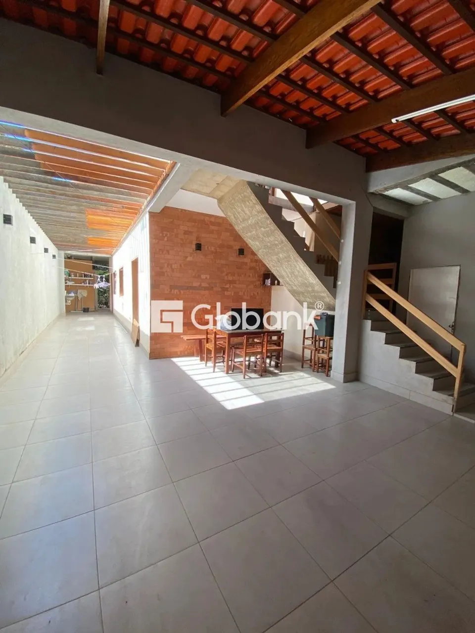 Casa e ponto Comercial à venda em Maracanã com 190m², 5 Quarto(s), 2 Suíte(s).