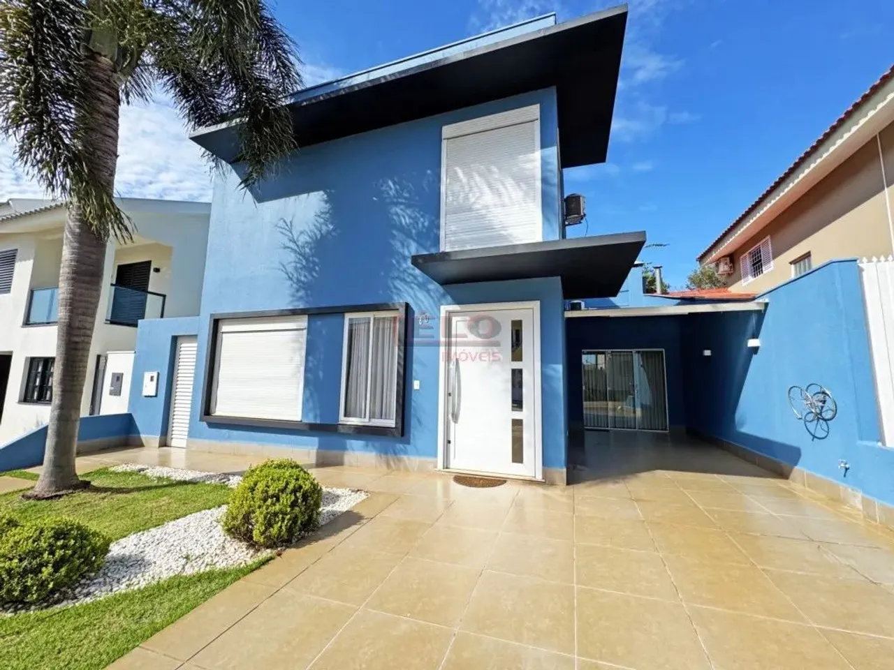 Casa 3 quartos - Suíte com closet - Em condominio fechado