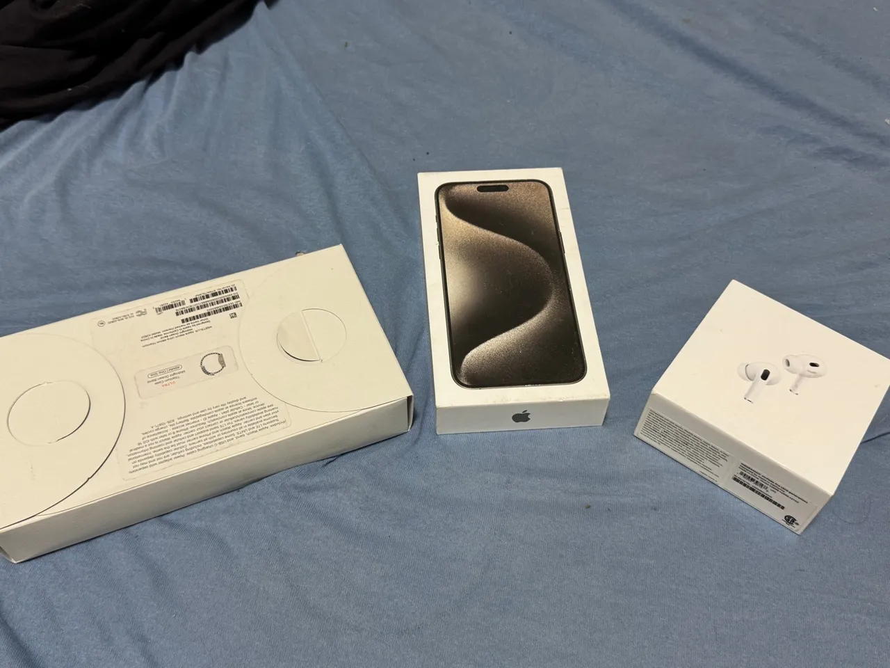 Vendo iPhone 15promax 256, mais um smart Watch , mais um iPhod