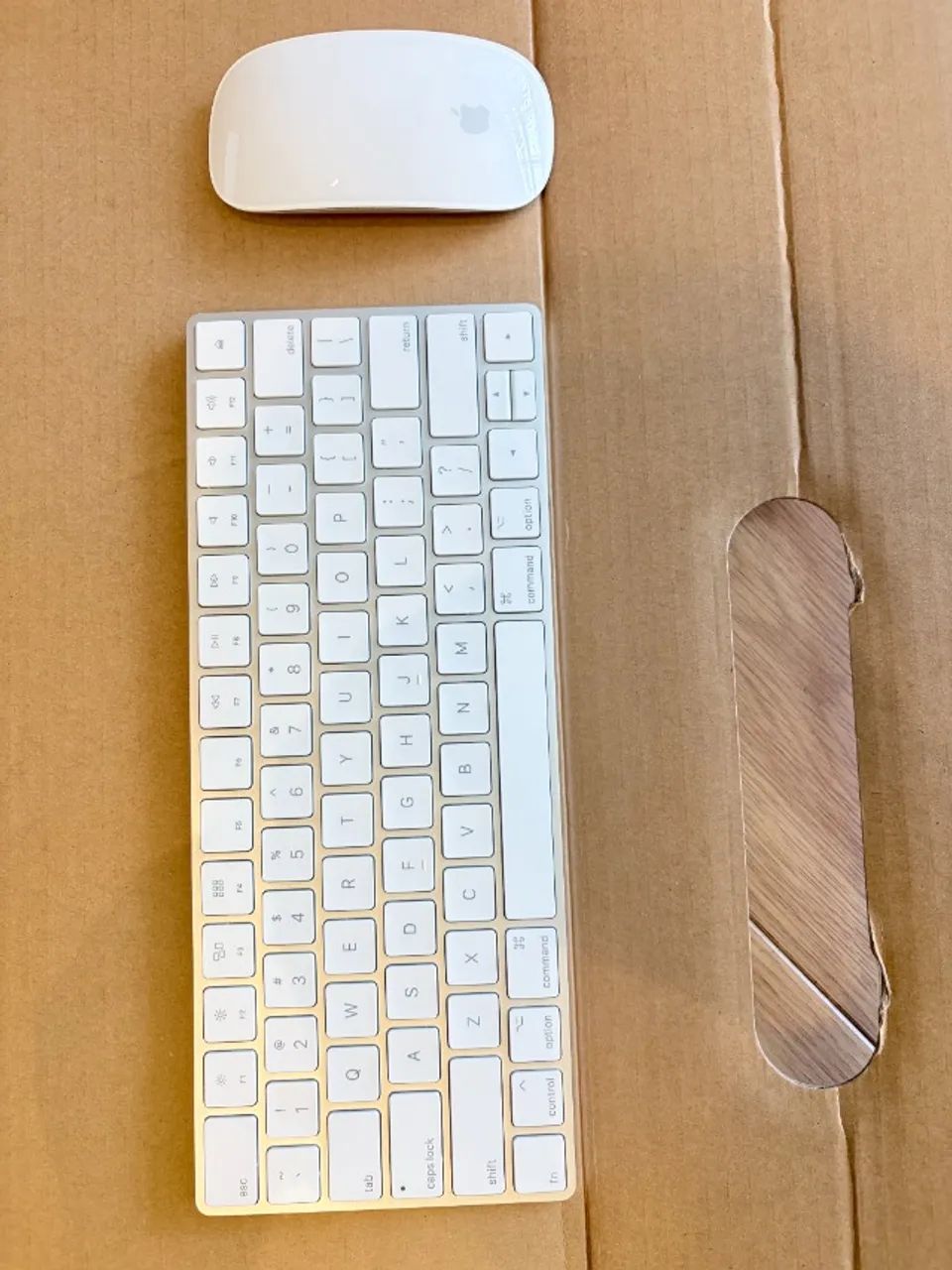 iMac 2020/Retina 5K/27インチ/40GB/512GB iMac 2020/Retina 5K/27インチ/40GB/512GB iMac (Retina 5K, 27-inch