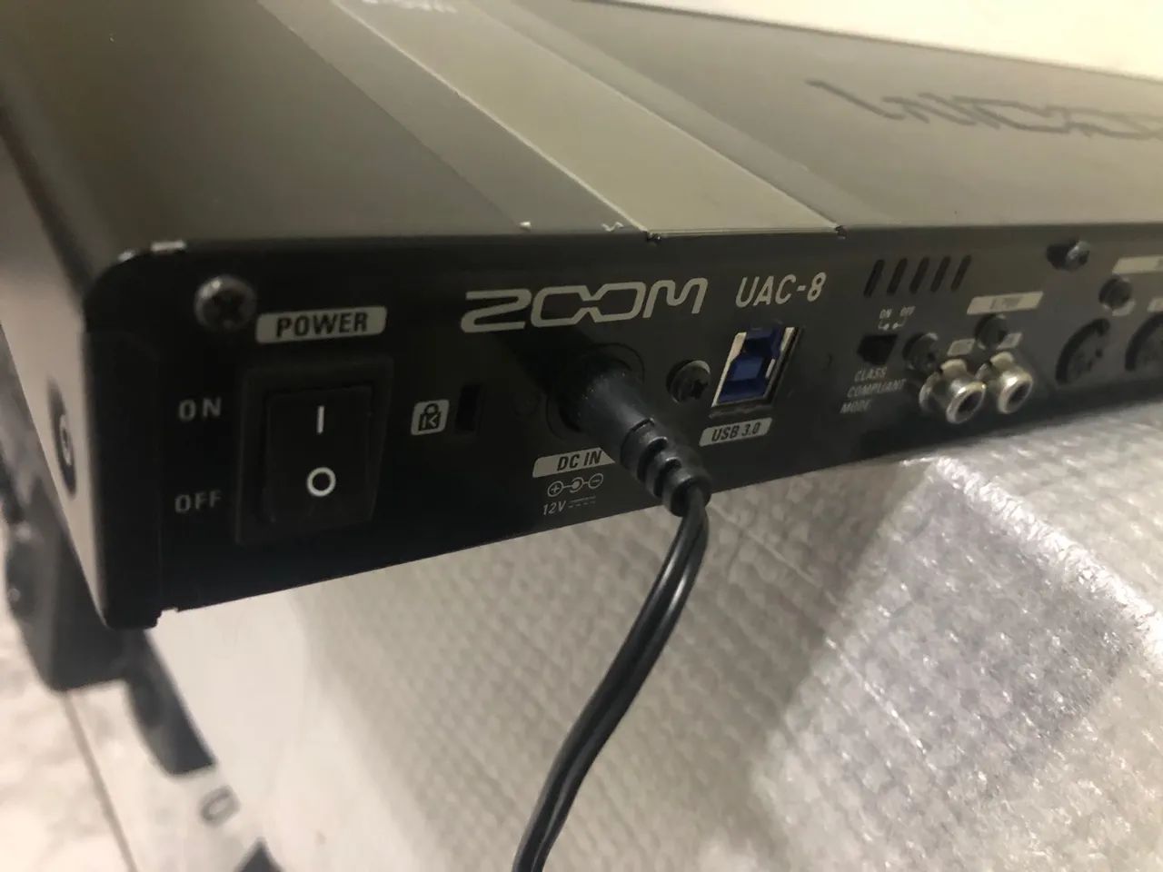 Interface de áudio Zoom UAC-8 USB 3.0 p/ PC e Mac - Extremamente baixa latência de áudio. - Foto 5