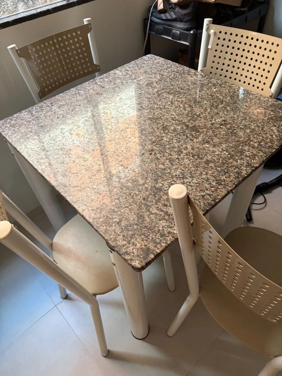 Mesa de Jantar com Tampo de Granito - Foto 4