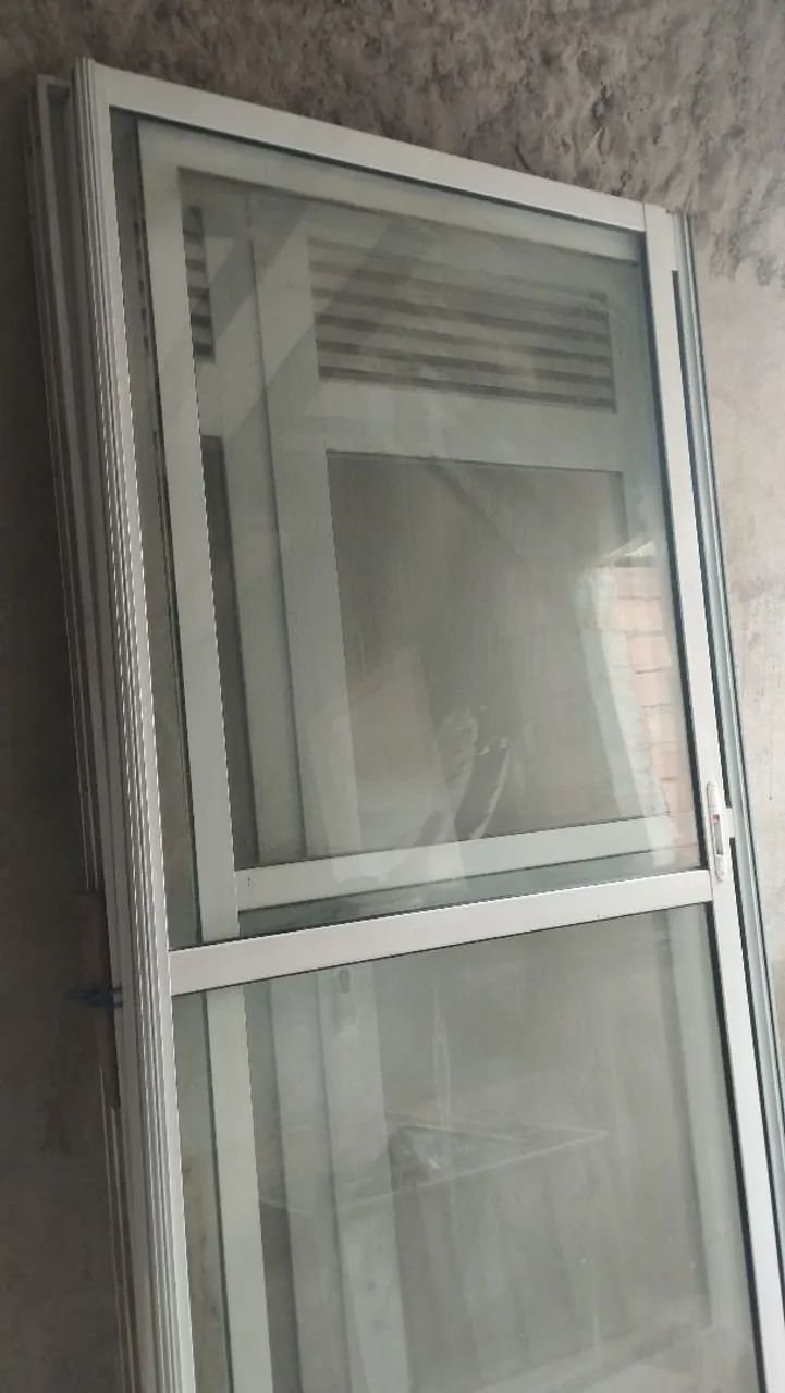 Porta e Janela de Alumínio , balcão 2.00 x 2.15  !