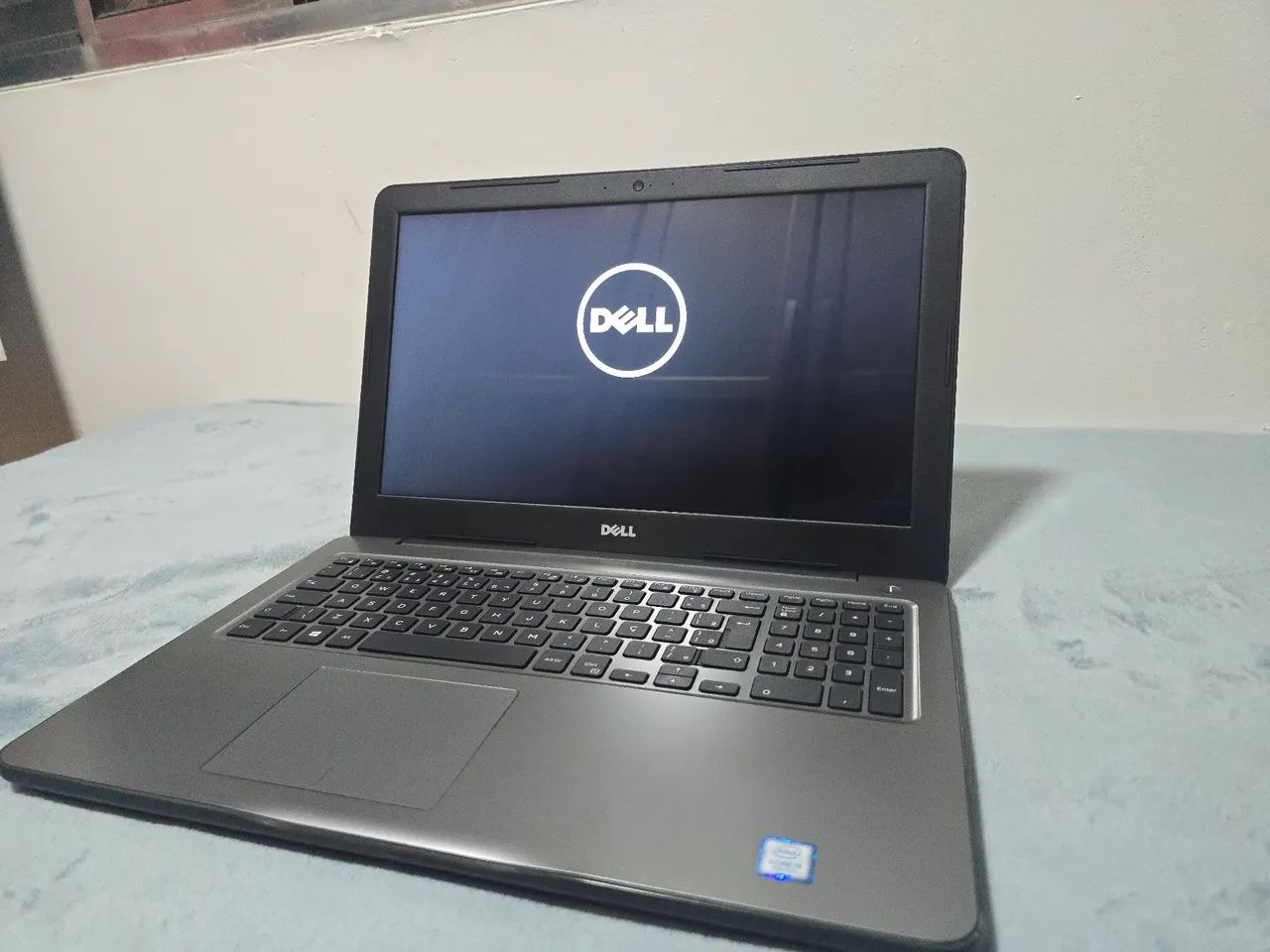 Notebook Dell Inspirion 15 7th geração i5/8gb ram/ssd256/Tela de 15,6 polegadas
